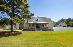 102 Somerset Court, Point Harbor, NC 27964