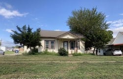 928 S 2nd Street, Chickasha, OK 73018