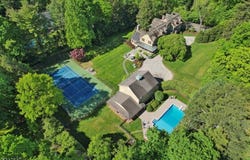 825 E Saddle River Rd, Hohokus Boro, NJ 07423-1714