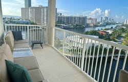 121 Golden Isles Dr, Hallandale Beach, FL 33009