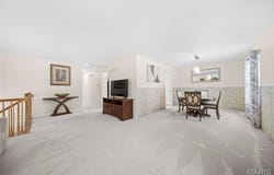 5 W Douglas Drive, St Peters, MO 63376