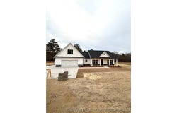 395 Zeppelin Lane, Raeford, NC 28376