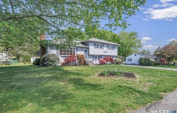 3 Laurel Avenue, Derby, CT 06418
