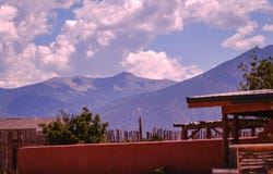 33 Garcia Ln, Taos, NM 87529