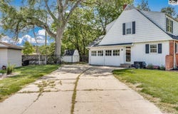 3006 Farmington Rd, Hutchinson, KS 67502
