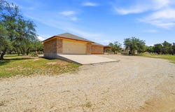 342 CHIPMAN CT, Bandera, TX 78003