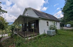 158 Spurlock Hollow Lane, Duffield, VA 24244