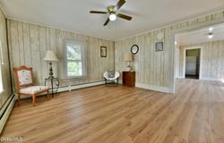 44 W 8th Avenue, Gloversville, NY 12078