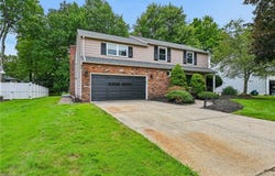 5268 Hickory Drive, Lyndhurst, OH 44124