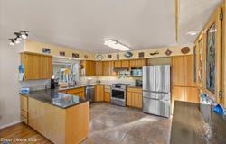 16691 W Hollister Hills Dr, Hauser, ID 83854