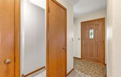 1216 E Lexington Blvd, Eau Claire, WI 54701
