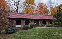 35 Woodsedge Drive, Newington, CT 06111