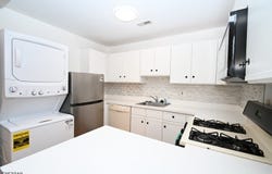 12 Falcon Ridge Way, Hamburg Boro, NJ 07419-1136