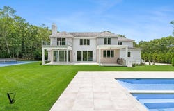 2061 DEERFIELD RD, Sag Harbor, NY 11963