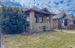 810 W HANSSLER Place, Peoria, IL 61604