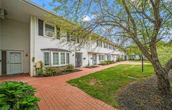 5 Meadowlawn Drive unit: 9, Mentor, OH 44060
