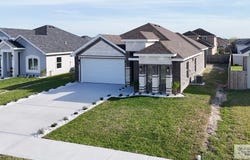 8801 SWAN LAKE DR, HARLINGEN, TX 78552