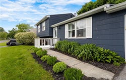 4229 Hunting Creek Drive, Clay, NY 13041