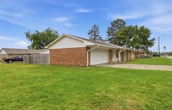 230 N Davis Avenue, Claremore, OK 74017