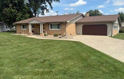 417 Montgomery Circle, Carmi, IL 62821