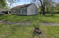 1118 Dearborn Circle, Gary, IN 46403