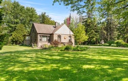 3615 S 15th St, Manitowoc, WI 54220