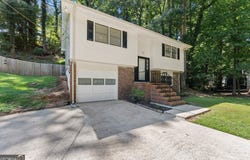 1421 Northwood Circle NE, Gainesville, GA 30501