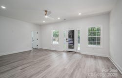 520 E Main Street, Dallas, NC 28034