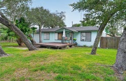 109 Palm Street, Rockport, TX 78382