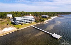 5539 Soundside Dr, Gulf Breeze, FL 32563