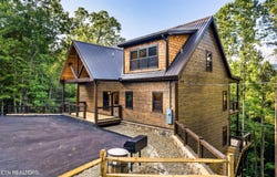 4224 Mountain Rest Way, Sevierville, TN 37876