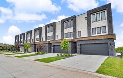 2716 Fleur Drive, Des Moines, IA 50321
