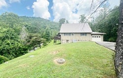 280 ROLLING HILLS ESTATES, Pikeville, KY 41501