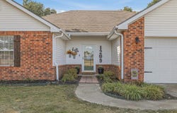 1209 Hidden Valley Drive, Jonesboro, AR 72404