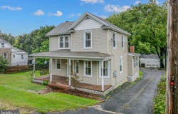 307 HARRISON Avenue, BERKELEY SPRINGS, WV 25411