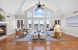 1129 Beacon Pointe Circle, Lake Ozark, MO 65049