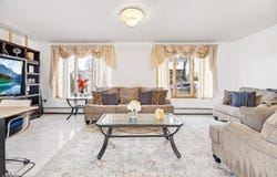 664 Day Ave, Ridgefield Boro, NJ 07657-2721