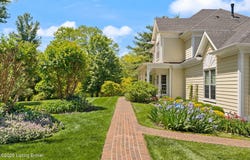 1518 Goshen Ln, Goshen, KY 40026