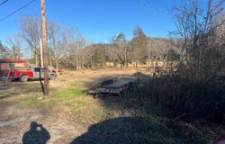 1556 Old Columbia Rd, Burkesville, KY 42717