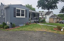 909 CYPRESSTREE PLACE, CAPITOL HEIGHTS, MD 20743