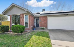 1008 Miles Avenue, Burleson, TX 76028