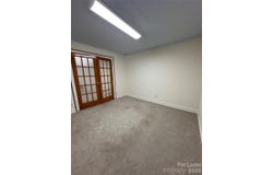 111 E Charlotte Avenue, Mount Holly, NC 28164