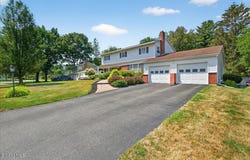 91 Appletree Lane, Clifton Park, NY 12065