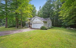 938 Long Shadow Lane, Rome, OH 44085