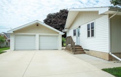 615 Pine St, Allison, IA 50602