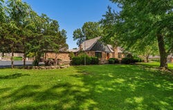2244 S Edgewater Drive, Springfield, MO 65804