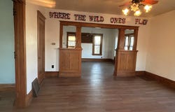 705 Kiel St, Holstein, IA 51025