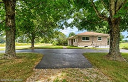2725 Rhodelia Rd, Payneville, KY 40157