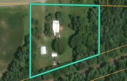 5350 Old Highway 50, Flora, IL 62839