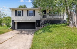 127 Broadmore Road SW, Cedar Rapids, IA 52405